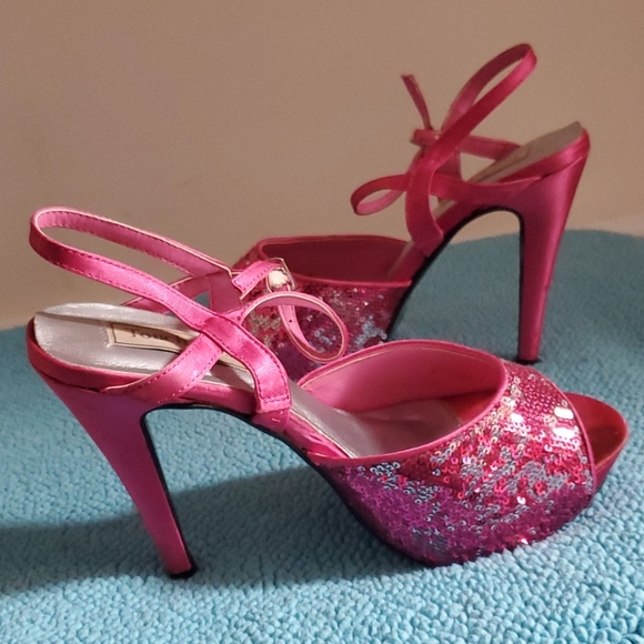 Touch Ups Sequin Heels - Picture 3 of 4